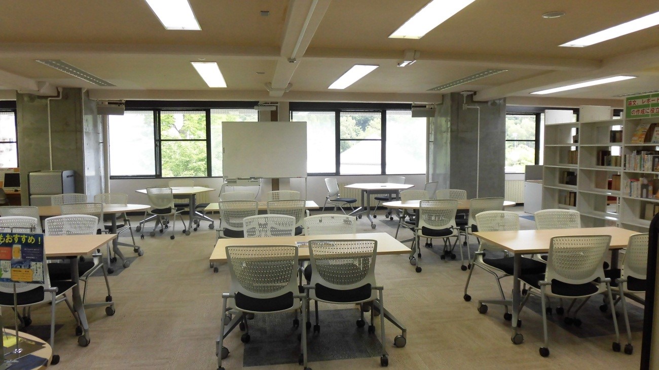 大学会館・附属図書館